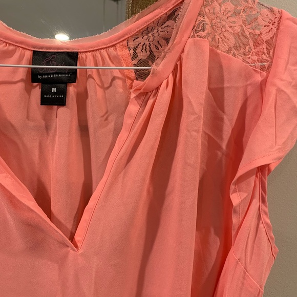 Maternity blouse with flutter sleeves - Picture 2 of 2